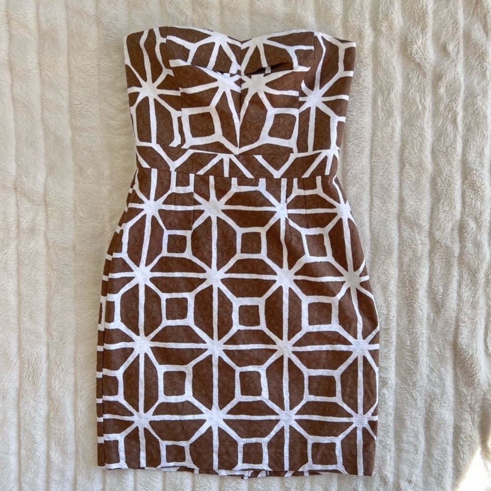 TRINA TURK brown white geometric print strapless sheath dress